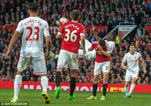 Bom tấn MU và sát thủ Liverpool đua nhau lập siêu phẩm ở derby nước Anh