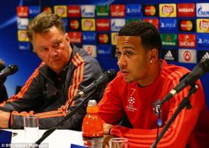 Van Gaal và Depay bị công kích dữ dội