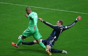 Thủ môn Stegen vê bóng như Messi ở trận Barca 3-0 BATE