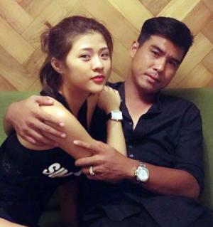Cựu tiền đạo Việt Thắng hạnh phúc bên DJ kém 9 tuổi
