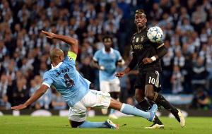 Hàng thủ Man City: Vẫn phải trông cậy cả vào Kompany