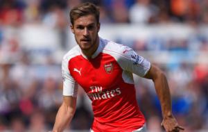 “Chiến thắng trước M.U là bước ngoặt giúp Arsenal vô địch EPL 2015/16”