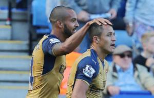 Sanchez và Walcott: Hiện thân cho sự hồi sinh của hàng công Arsenal