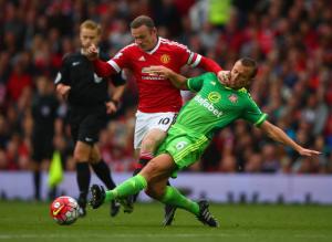 Wayne Rooney san bằng kỷ lục ghi bàn cho M.U của huyền thoại Denis Law