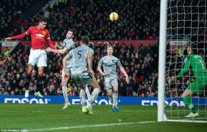 Ngạc nhiên: Smalling sánh ngang… Ronaldo và Mourinho