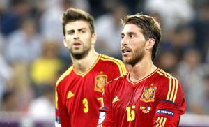 Hàng thủ tuyển TBN: Loay hoay tìm người kế thừa Ramos và Pique