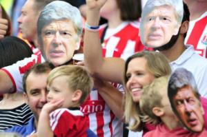 Wenger: “Fan Tottenham cũng chẳng ghét tôi như Stoke”