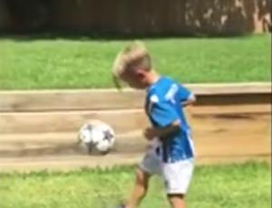 Thần đồng bóng đá 6 tuổi khiến cả thế giới thèm khát