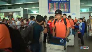 U23 Việt Nam về nước trong sự chào đón của NHM