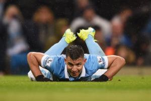 Tiền đạo Aguero chia sẻ kinh nghiệm vượt qua chấn thương