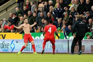 Dư âm Norwich 4-5 Liverpool: Điên rồ và lố bịch