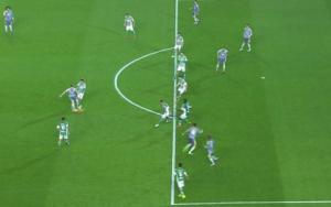 Cận cảnh bàn thắng việt vị mười mươi của Benzema trận Betis 1-1 Real Madrid