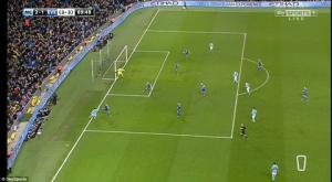 Cận cảnh bàn thắng không hợp lệ 100% trận Man City 3-1 Everton