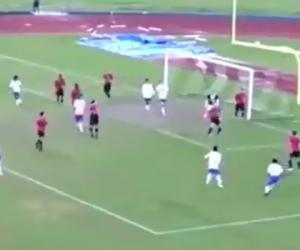 Chiêm ngưỡng siêu phẩm bàn thắng từ hai pha ngả bàn đèn đẹp mắt