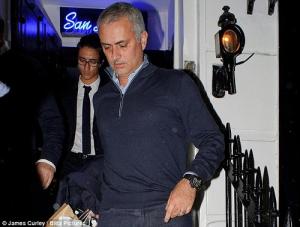 Về London đón sinh nhật lần thứ 53, Mourinho tiếp tục tìm việc mới