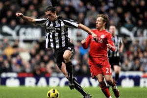 Nhân sinh nhật Andy Carroll, nhìn lại sự nghiệp của người khổng lồ vùng Tyne-Wear