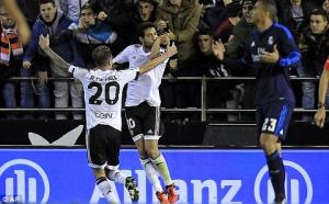Valencia 2-2 Real Madrid: Có một Los Blancos hèn nhát