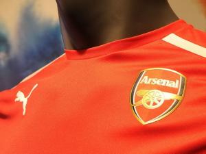 Lộ diện mẫu áo đấu mùa 2016/2017 của Arsenal