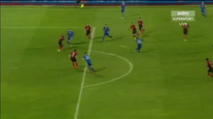 Bàn phản lưới nhà hy hữu ở vòng loại World Cup 2018