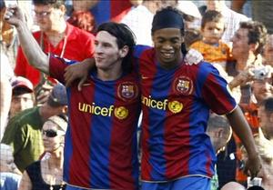 Ronaldinho: Messi không bao giờ so được với Pele và Maradona