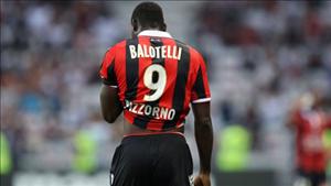 Nice 2-0 Lyon: Balotelli đá hỏng 11m, ngựa ô vẫn bay cao