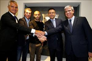CHÍNH THỨC: Mascherano gia hạn hợp đồng với Barca