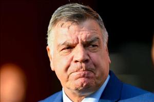 Chủ tịch FA lên án hành vi của HLV Allardyce