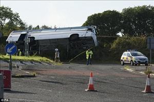 Xe bus chở CĐV bóng đá của Rangers gặp nạn