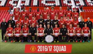 Mourinho không cho tiền vệ Schweinsteiger chụp ảnh cùng toàn đội MU