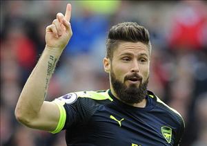 Giroud tự ví mình với siêu nhân sau cú đúp vào lưới Sunderland
