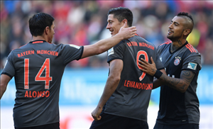 Augsburg 1-3 Bayern Munich: Khi Lewandowski tỉnh giấc!