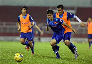 Hàng công ĐT Việt Nam và cuộc khủng hoảng thừa