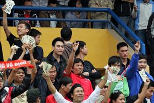 Từ khán đài đến quán café: Còn đâu tinh thần CĐV chân chính?