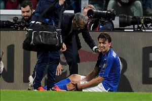 ĐT Italia và Milan nhận tin sốc với chấn thương của trụ cột
