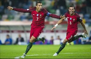 Ronaldo lập poker: Và con tim đã vui trở lại