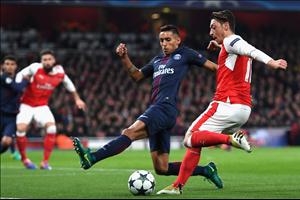 Ozil bị chỉ trích vì mất tích trước PSG