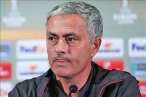 Mourinho tính chi đậm để củng cố hàng thủ M.U