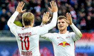 Hiện tượng 7 năm thăng 5 hạng chia sẻ ngôi đầu Bundesliga với Bayern Munich