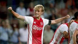 Tài năng trẻ Ajax gieo sầu cho thành Manchester