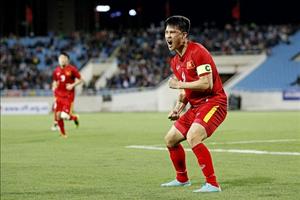 Công Vinh vượt Berbatov, sắp sánh bước cùng Robin van Persie