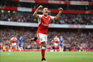 Sanchez nói gì khi được Wenger bố trí đá trung phong?