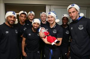 Everton mang Giáng Sinh ấm áp cho trẻ em mắc trọng bệnh