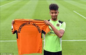 Sao trẻ bị bỏ rơi, MU dồn đội hạng Nhất đến bước đường cùng