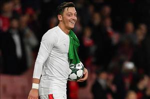 Mesut Ozil lên tiếng về khả năng trở lại Real Madrid