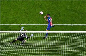 Alcacer nói gì sau khi ghi bàn trở lại cho Barca?