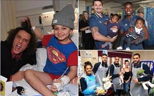Sao Ngoại hang Anh tặng quà Giáng Sinh cho bệnh nhân nhí