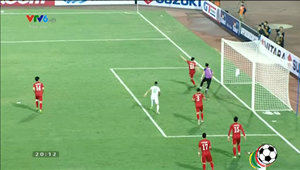 Đình Đồng xử lý nghiệp dư, lóng ngóng đá phản lưới nhà