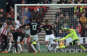 Video clip bàn thắng: Sunderland 2-1 M.U (Vòng 26 Ngoại hạng Anh 2015/2016)