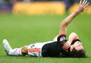 Darmian chấn thương nặng, M.U mất hết hậu vệ cánh