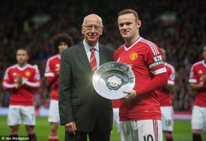 Sau Sir Alex, M.U tiếp tục dành món quà bất ngờ cho Sir Bobby Charlton